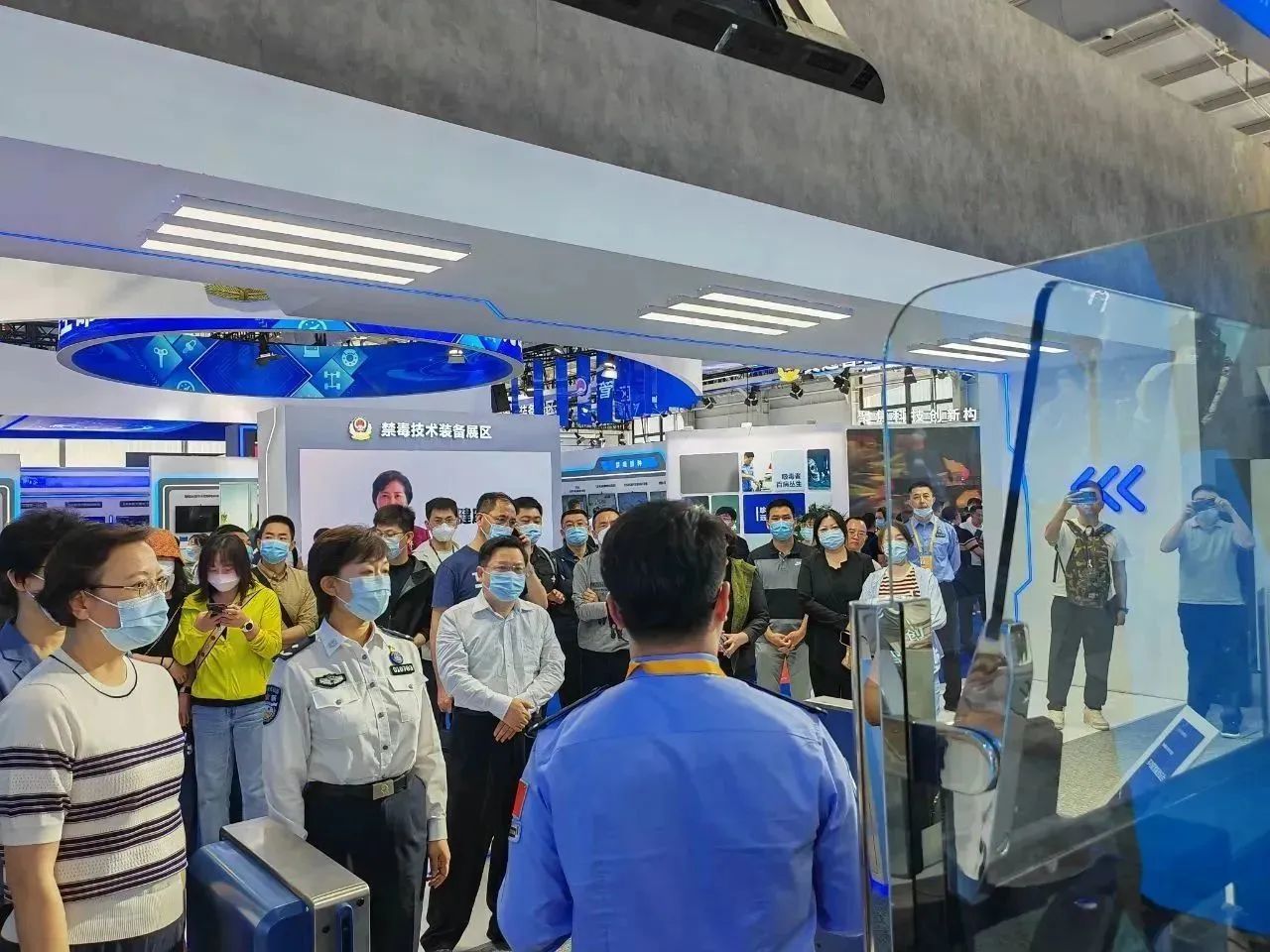 爱游戏(中国)aiyouxi·官方网页版,亮相第十一届中国国际警用装备博览会 用创新技术“警”上添花